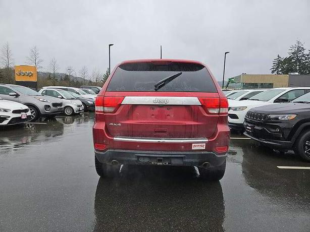 2012 Jeep Grand Cherokee Overland 4x4 | Panoramic Sunroof! image 5