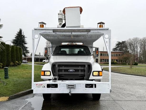 2015 Ford F750 XLT Super Duty Cummins Versalift Bucket Truck with 11-Foot Dump image 3
