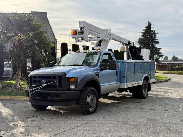 2010 Ford F-550 XL Super Duty 4x4 Versalift Bucket Service Truck image 4