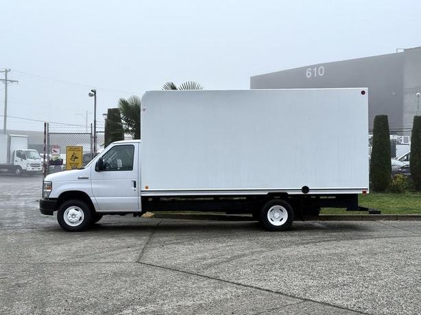 2019 Ford Econoline E-450 Super Duty 16-Foot Cube Van image 5