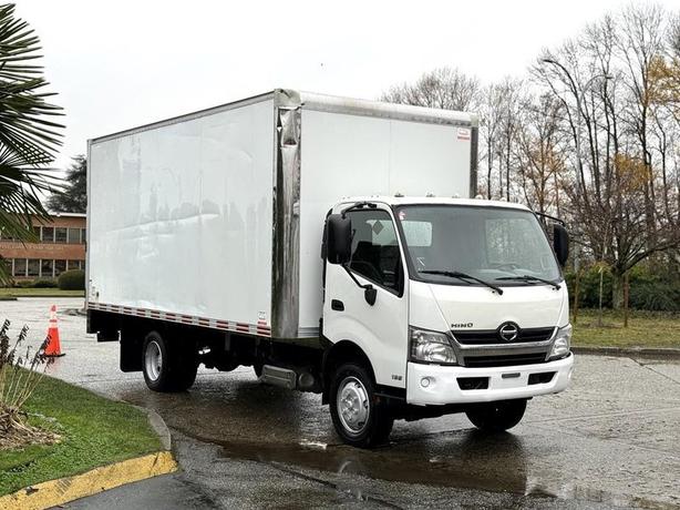 2019 Hino 195 18-Foot Cube Van with Power Lift Gate image 1