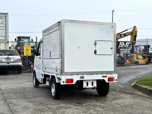 2009 Suzuki Carry 4x4 ThermoKing Reefer Kei Truck – Manual, 660cc image 8