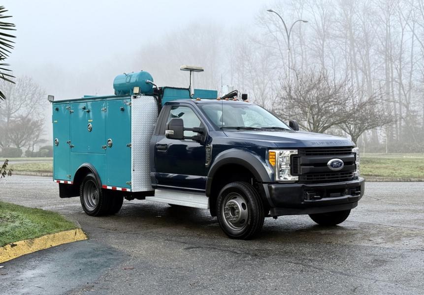 2017 Ford F-550 XL Super Duty Service Truck display photo