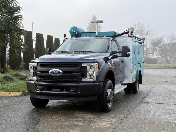 2017 Ford F-550 XL Super Duty Service Truck image 4