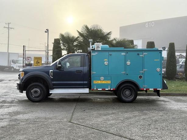 2017 Ford F-550 XL Super Duty Service Truck image 6