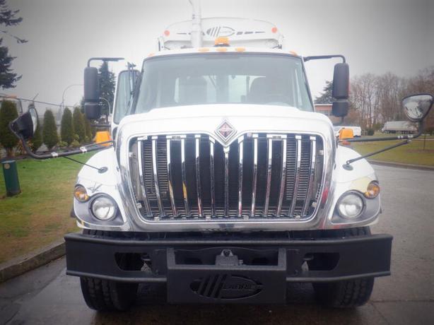 2008 International 7400 Garbage Truck Air Brakes Diesel image 3