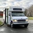 2002 Ford Econoline E-450 Super Duty 5-Passenger Bus with Wheelchair Lift thumbnail image 2