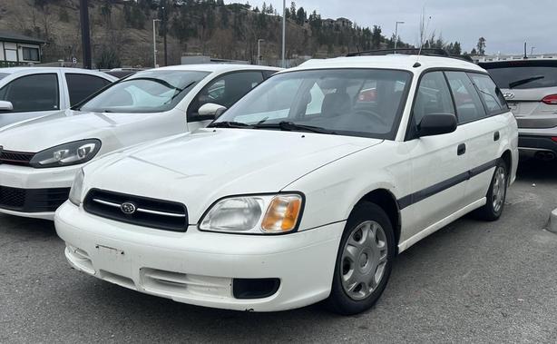 2000 Subaru Legacy Brighton MANUAL, GREY INTERIOR, WAGON, FABRIC SEATS, 127,147  image 1