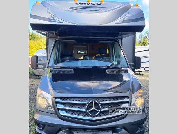 Used 2016 Jayco Melbourne 24K image 3