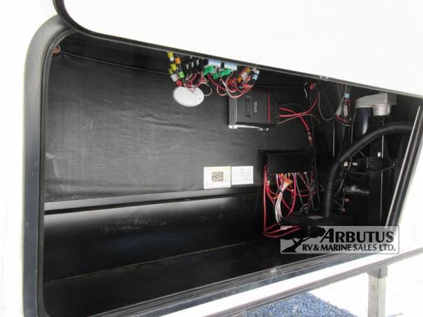 Used 2022 Grand Design Reflection 367BHS image 7