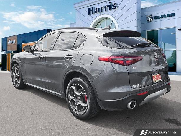 2018 Alfa Romeo Stelvio Sport Utility AWD | Premium Leather | Power Liftgate! image 4