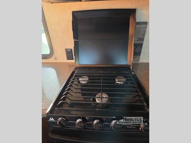 Used 2015 Keystone RV Fuzion 325 image 6