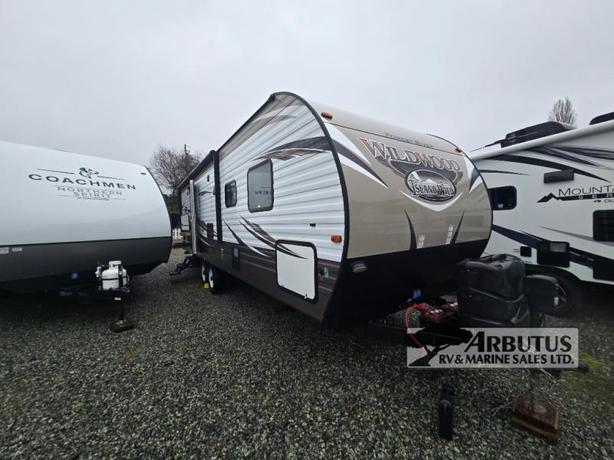 Used 2017 Forest River RV Wildwood 27DBK image 1