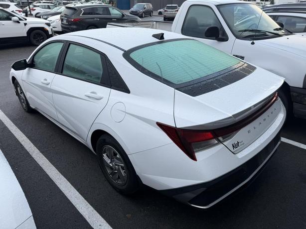2025 Hyundai Elantra Essential APPLE CARPLAY! ANDROID AUTO! BACKUP CAMERA!  FRON image 3