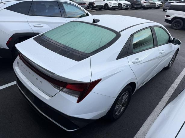 2025 Hyundai Elantra Essential APPLE CARPLAY! ANDROID AUTO! BACKUP CAMERA!  FRON image 4