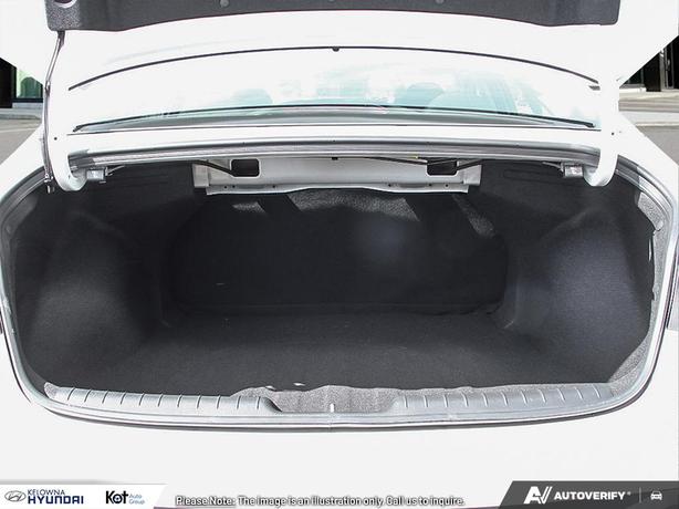 2025 Hyundai Elantra Preferred Tech FORWARD COLLISION! LANE KEEP ASSIST! REAR CR image 7