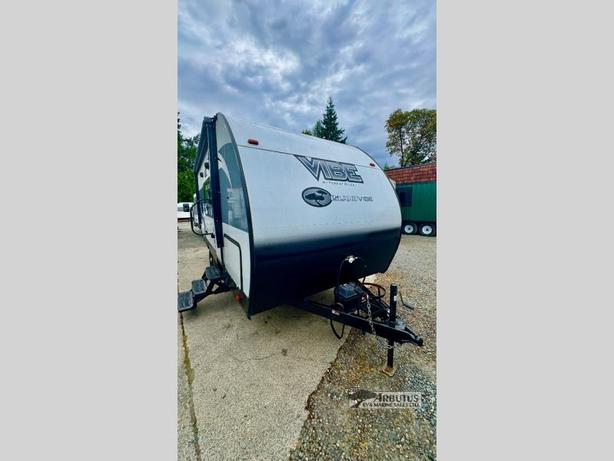 Used 2020 Forest River RV Vibe 17DB image 3