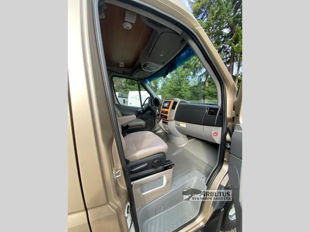 Used 2010 Roadtrek Roadtrek SS Ideal image 6