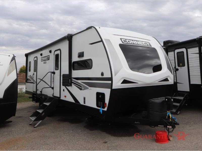 Used 2022 KZ Connect C272FK display photo