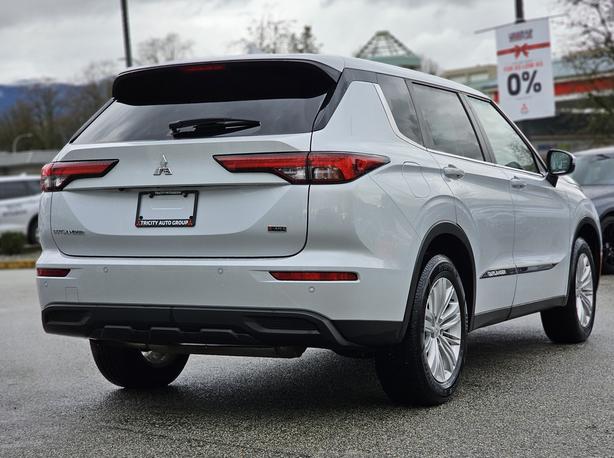 2023 Mitsubishi Outlander ES - Heated Seats, Apple Carplay/Android Auto image 5
