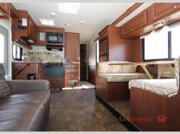 Used 2014 Fleetwood RV Jamboree Searcher 31M image 8
