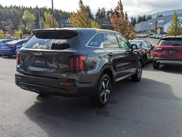 2023 Kia Sorento LX Plus - AWD, Heated Seats, Apple CarPlay/A.A. image 6