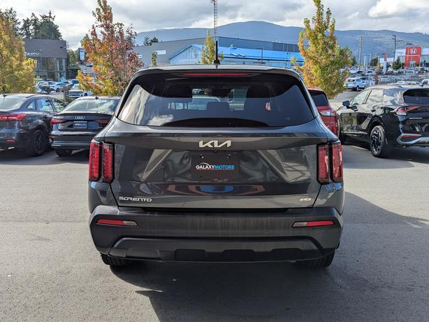 2023 Kia Sorento LX Plus - AWD, Heated Seats, Apple CarPlay/A.A. image 7