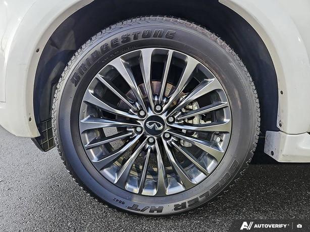 2023 Infiniti QX80 LUXE 7-Passenger | No Reported Accidents! image 6