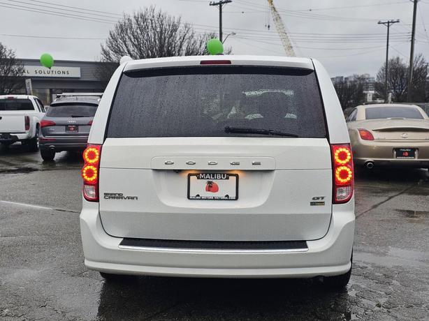 2018 Dodge Grand Caravan GT 2WD image 3