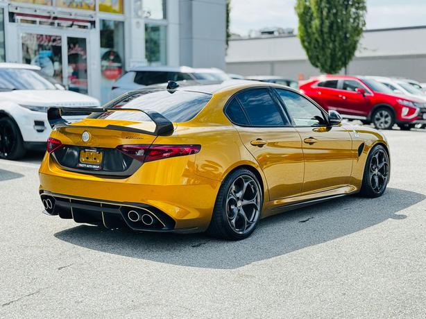 2022 Alfa Romeo Giulia Quadrifoglio - No Accidents, Navi, Parking Sensors image 6