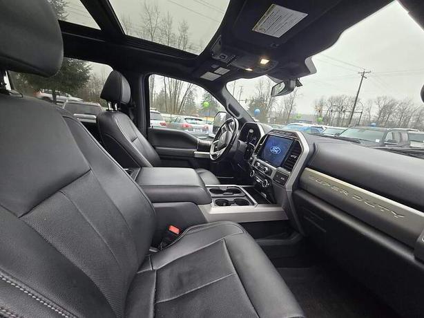 2022 Ford F-350 Lariat - Forward Collision Mitigation, Sunroof image 8