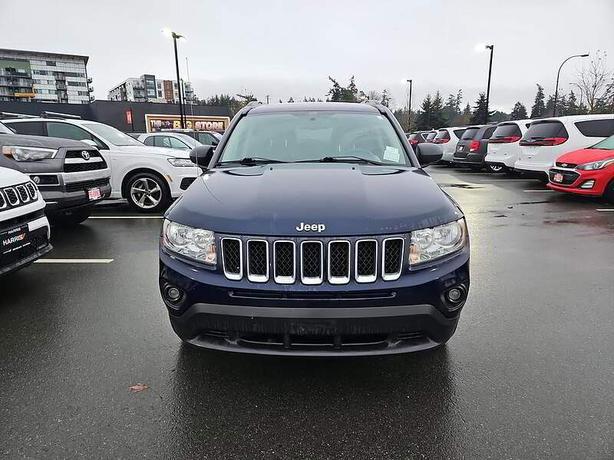 2012 Jeep Compass Limited image 2