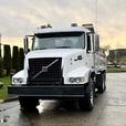 2009 Volvo VHD 6x4 Diesel Tandem Dump Truck with 16-Foot Box and 18-Speed thumbnail image 5