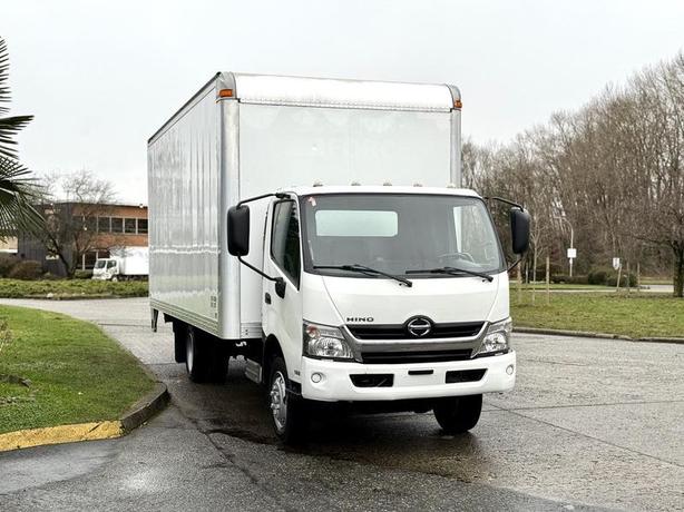 2020 Hino 195 20-Foot Cube Van with Power Tail Gate image 2