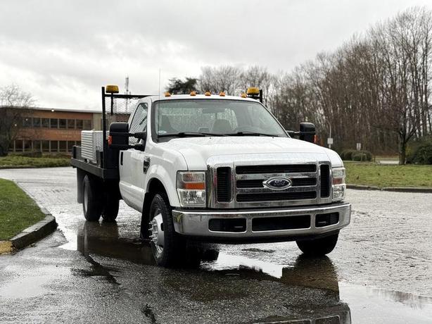 2008 Ford F-350 XLT Super Duty 12-Foot Flat Deck Truck image 2