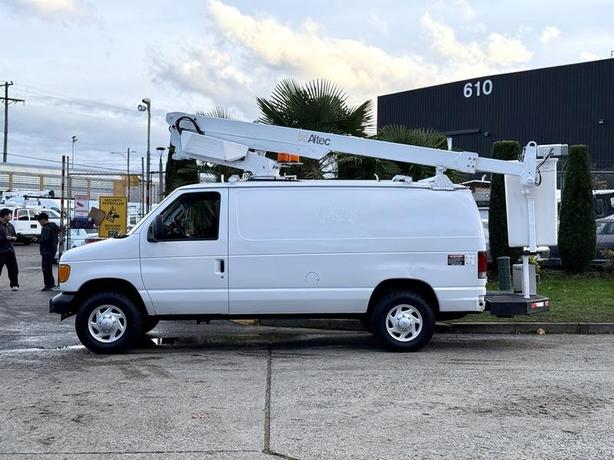 2007 Ford Econoline E-350 Bucket Van with Altec AT200AV Lift – 30 ft Reach image 6