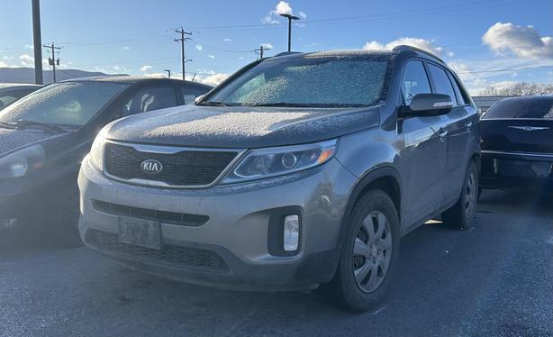 2014 Kia Sorento LX AUTO, KEYLESS ENTRY, AWD, POWER LOCKS AND WINDOWS, WHEEL CON image 1