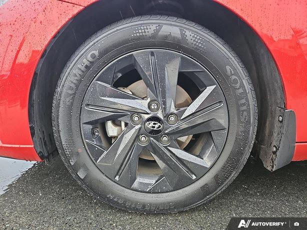 2021 Hyundai Elantra Preferred | No Reported Accidents! image 6