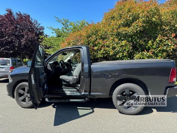 Used 2015 Dodge RAM 1500 image 2