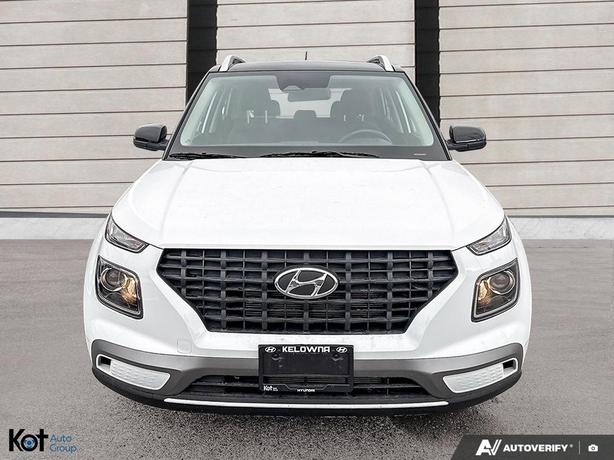 2025 Hyundai Venue Preferred ! REAR CROSS TRAFFIC! HIGH BEAM ASSIST! HEATED SEAT image 2