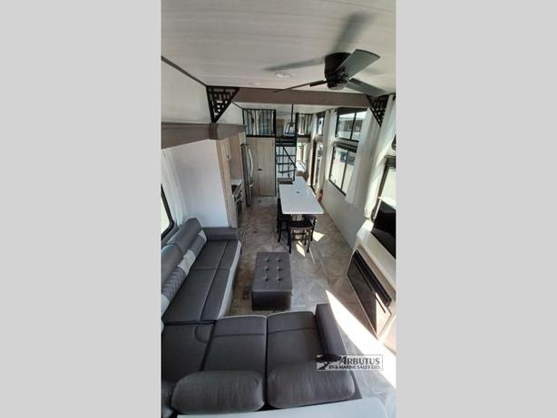 Used 2024 Forest River RV Wildwood Grand Lodge 44VIEW image 6