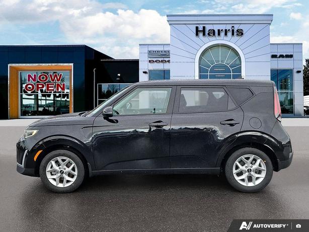 2025 Kia Soul EX | No Reported Accidents | One Owner | Low KM!! image 3