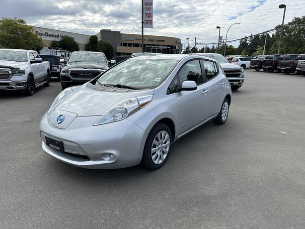 2015 Nissan LEAF S image 1