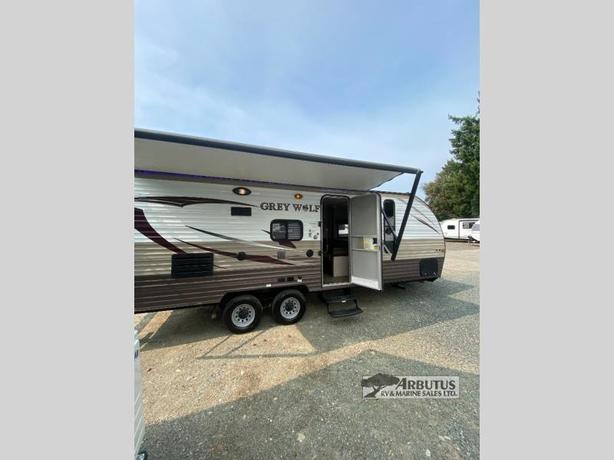 Used 2016 Forest River RV Cherokee Grey Wolf 23BD image 2