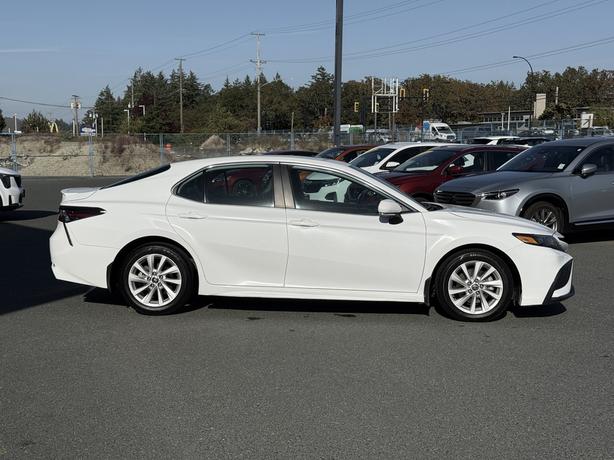 2022 Toyota Camry SE- No Accidents, BC local & Power Seats image 5