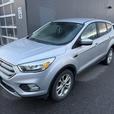 2017 Ford Escape SE BACKUP CAMERA! HEATED FRONT SEATS! KEYLESS ENTRY! thumbnail image 2