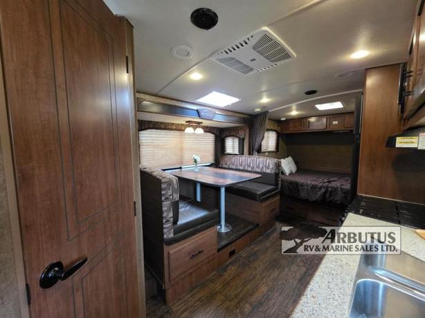 Used 2018 Outdoors RV Creek Side Mountain Series 18RBS image 4
