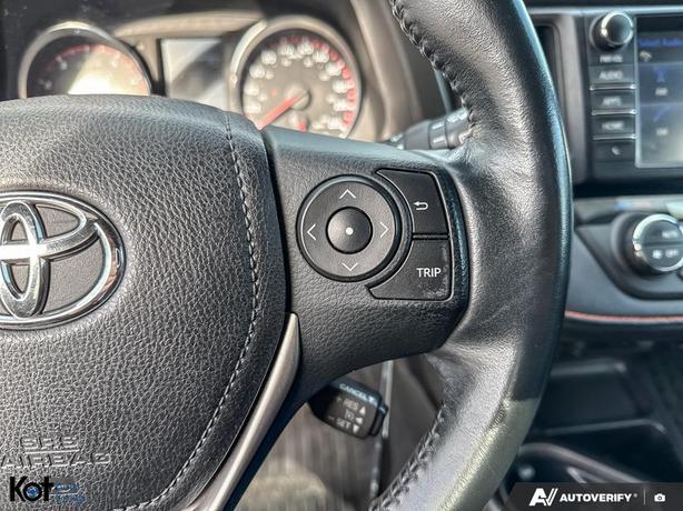 2016 Toyota RAV4 SE ! HEATED SEATS! NO ACCIDENT! BLUETOOTH! STEERING ASSIST! cle image 8