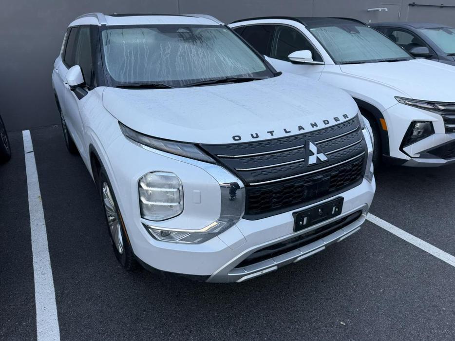 2024 Mitsubishi Outlander SE POWER SEAT! HEATED SEATS! PUSH BUTTON START! NO ACC display photo