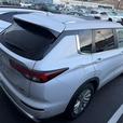 2024 Mitsubishi Outlander SE POWER SEAT! HEATED SEATS! PUSH BUTTON START! NO ACC thumbnail image 4